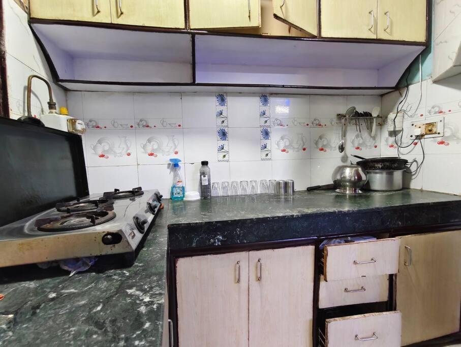 Peaceful Stay 1 Bhk Appartment New Delhi Exterior photo